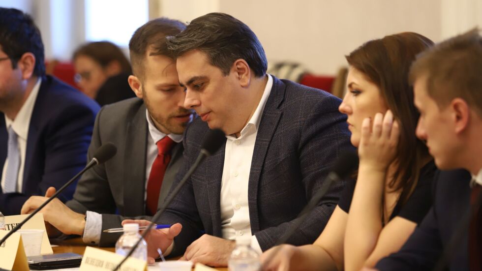 ПП-ДБ ще обжалват пред Конституционния съд ограниченията върху Асен Василев