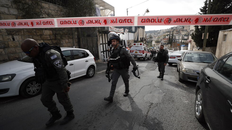 42-ма задържани за разпит след стрелбата край Синагога в Ерусалим