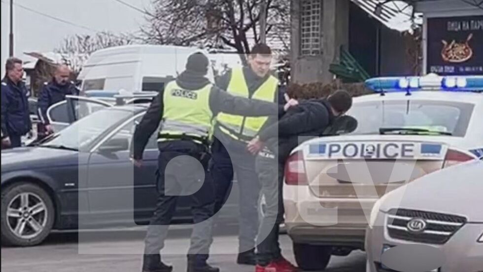 Повдигнаха обвинение на шофьора, задържан при зрелищната гонка в София