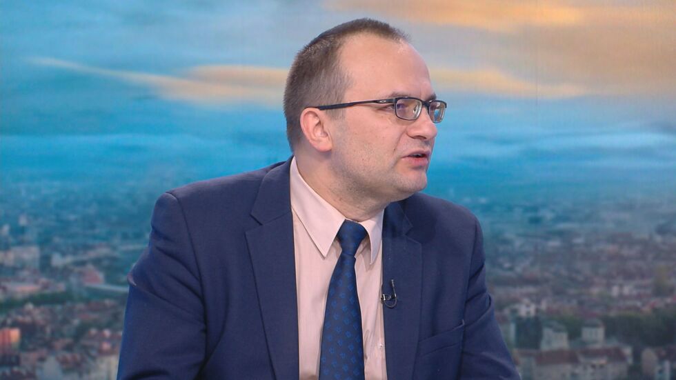 Мартин Димитров: Фалшива новина е, че застраховката „Гражданска отговорност“ ще скочи