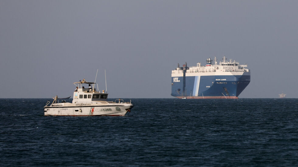 12 държави с предупреждение към йеменските хути заради атаките им по търговски кораби