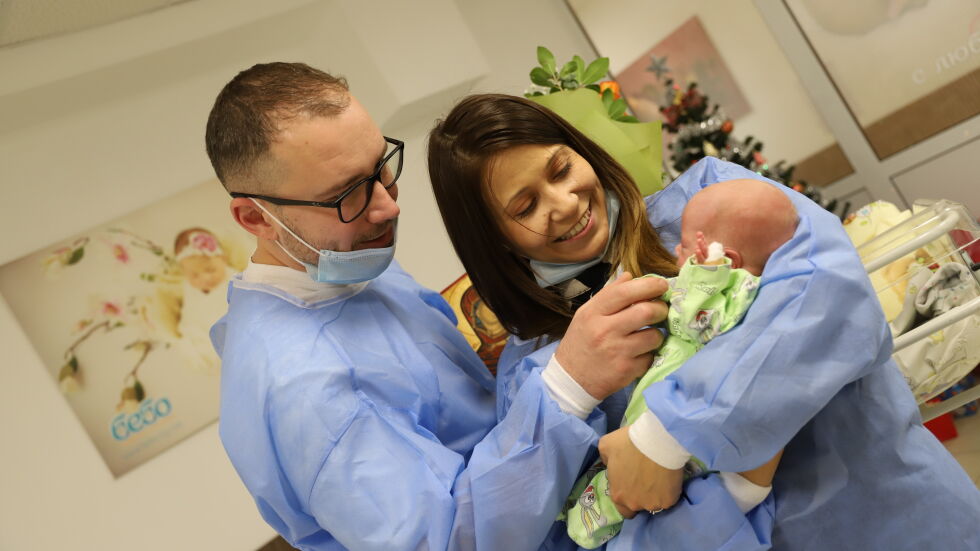  Пробив в медицината у нас: Жена с трансплантиран черен дроб стана майка на крепко бебе 