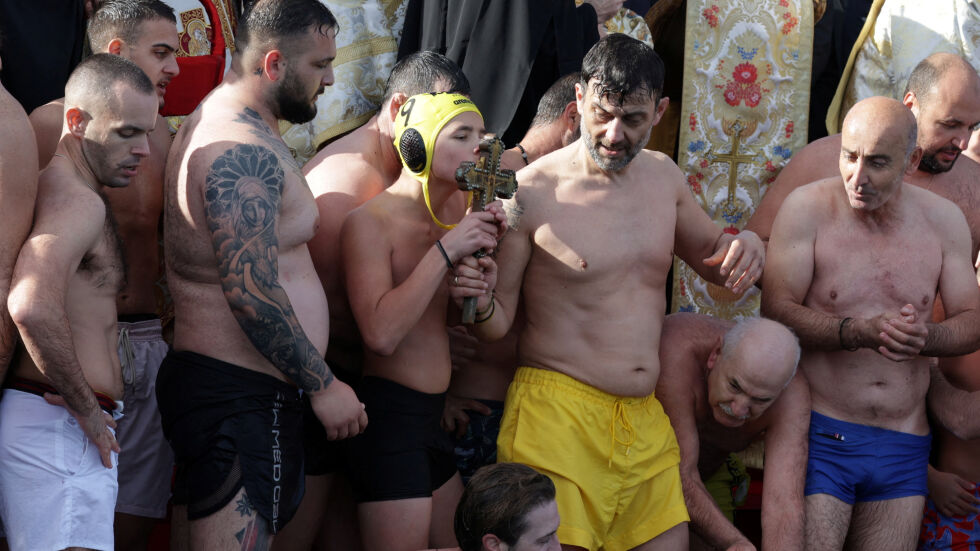 Православните християни в Турция празнуват Богоявление на Златния рог (ВИДЕО и СНИМКИ)