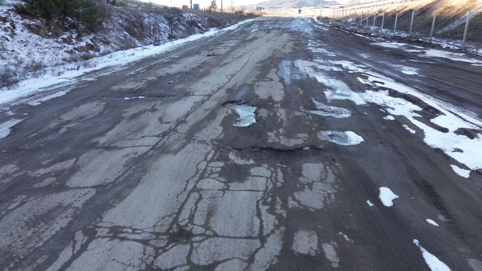  Докато някои се канят да стъпят на Марс: В Драгоман хората нямат естествен път 