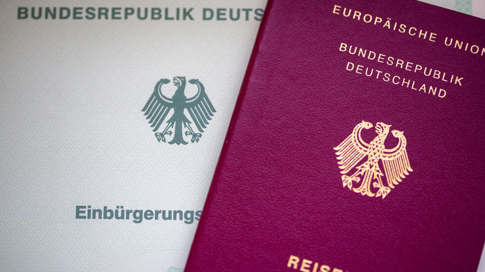За да интегрира мигранти и привлича работници: Германия облекчава получаването на гражданство