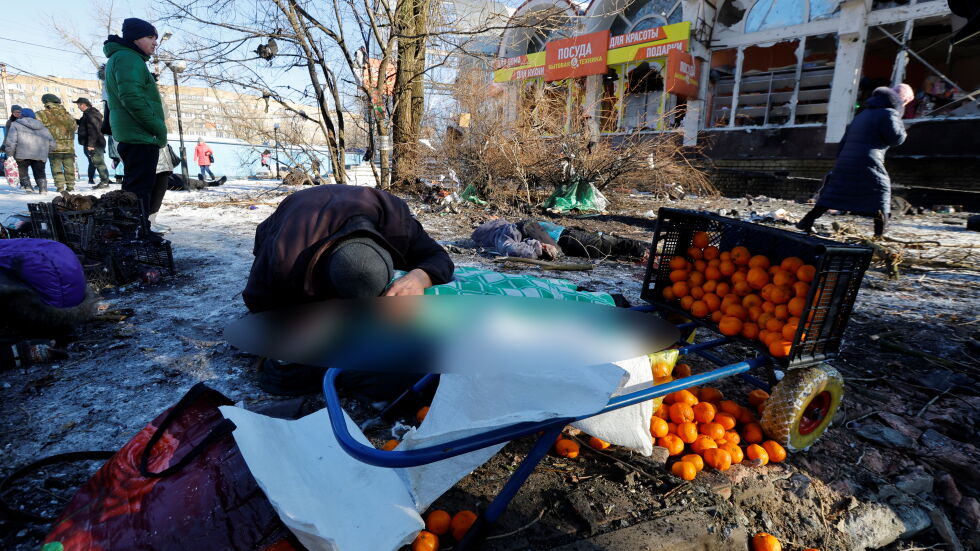 Над 10 загинали при удар по пазар в Донецк