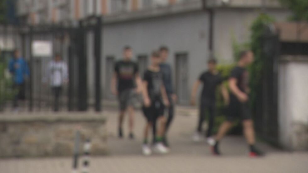Агресия пред камера: Ученици биха и снимаха своя връстничка във Варна