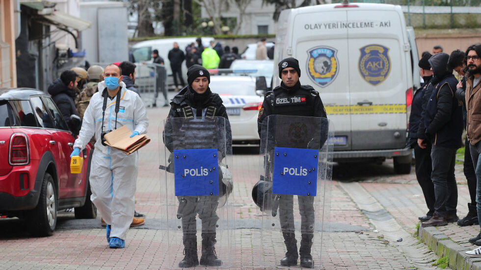 Стрелба в католическата църква „Санта Мария“ в Истанбул, има жертва (ВИДЕО и СНИМКИ)