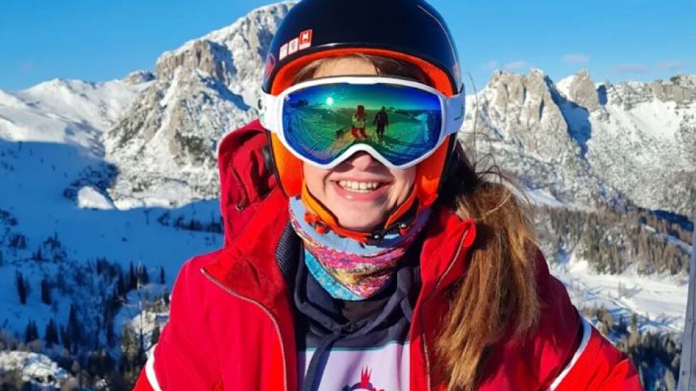 Генетичен дефект: Златна медалистка се учи от нулата да кара ски всяка година