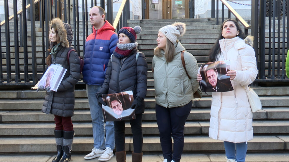  Протест след бруталното ликвидиране: Габриела Пеева не е с децата си, да бъде арестувана под стража 