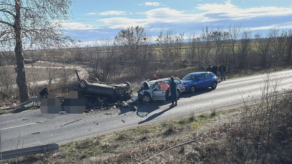 Жертви и ранени при жесток челен удар край село Калояново