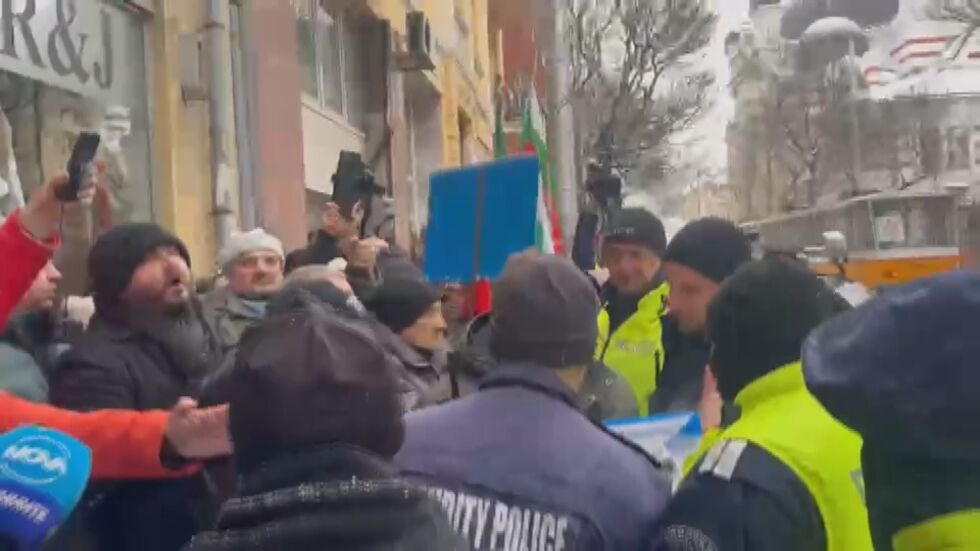  Напрежение на митинга пред Висш съдебен съвет (ВИДЕО) 