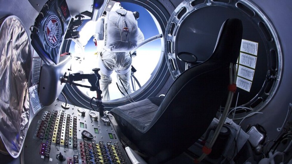 Русия ще води турист на разходка в открития Космос през 2023 г.