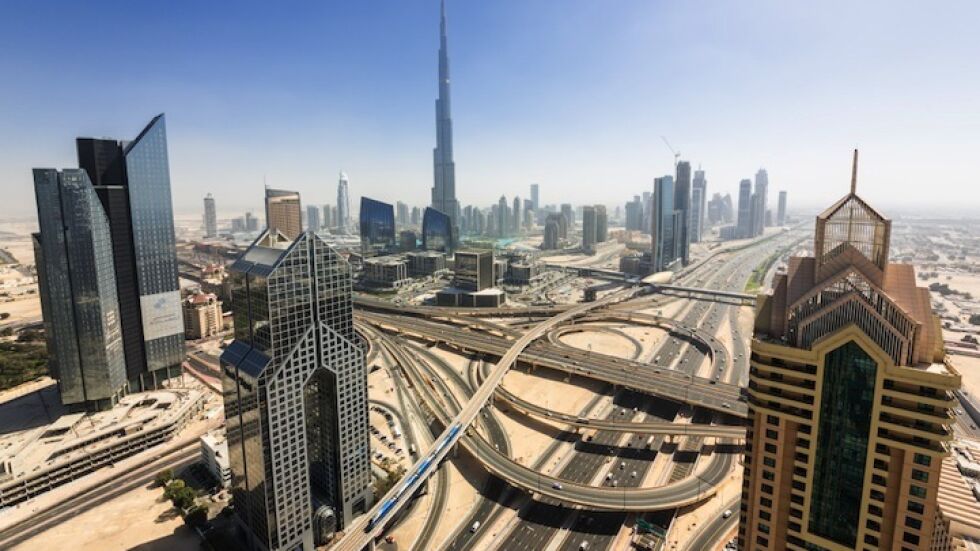 Дубай отмени 30-процентния данък върху алкохола, иска повече туристи