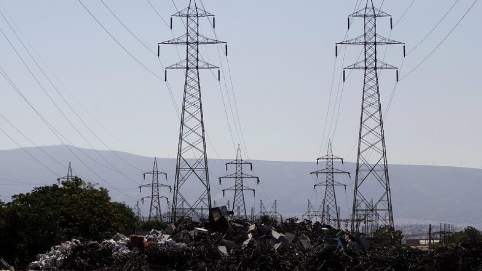 Бизнесът и правителството в спор с КЕВР заради цените на тока