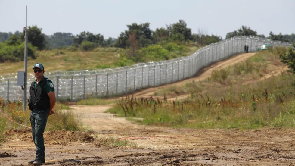 Прецедент: Задържани са българи, прекарвали нелегални имигранти