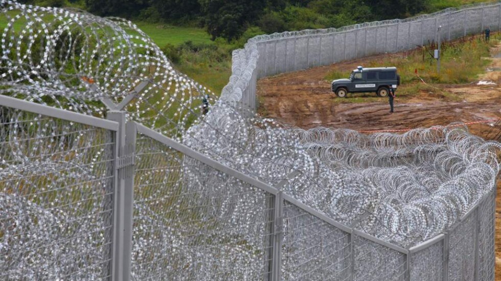 Оградата по границата ще се строи без обществена поръчка