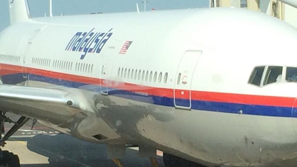 Откритото самолетно крило е на самолет Боинг 777