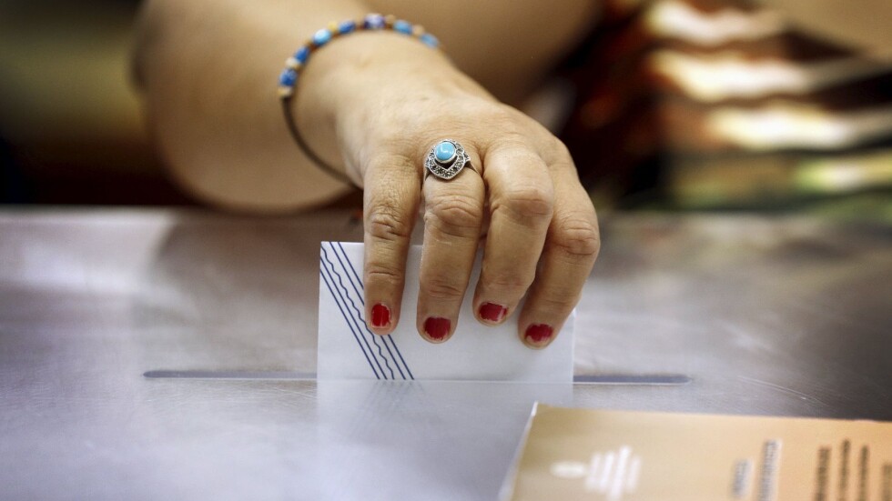 Гърция гласува за бъдещето си (ОБОБЩЕНИЕ към 12 ч.)
