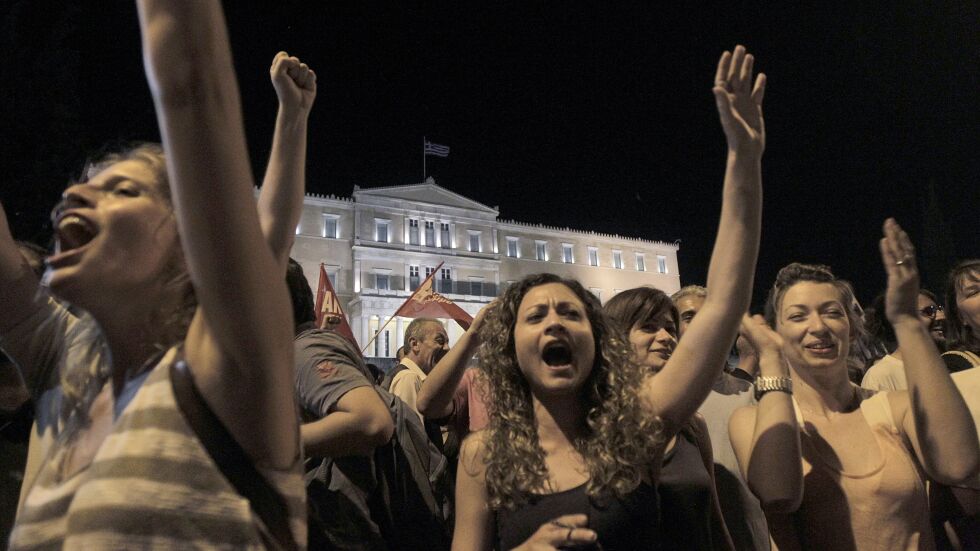 Гърция ликува след "Не"-то за Европа (СНИМКИ)