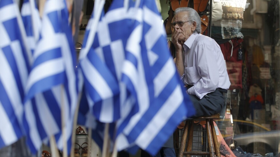 Еврогрупата одобри третия спасителен пакет за Гърция