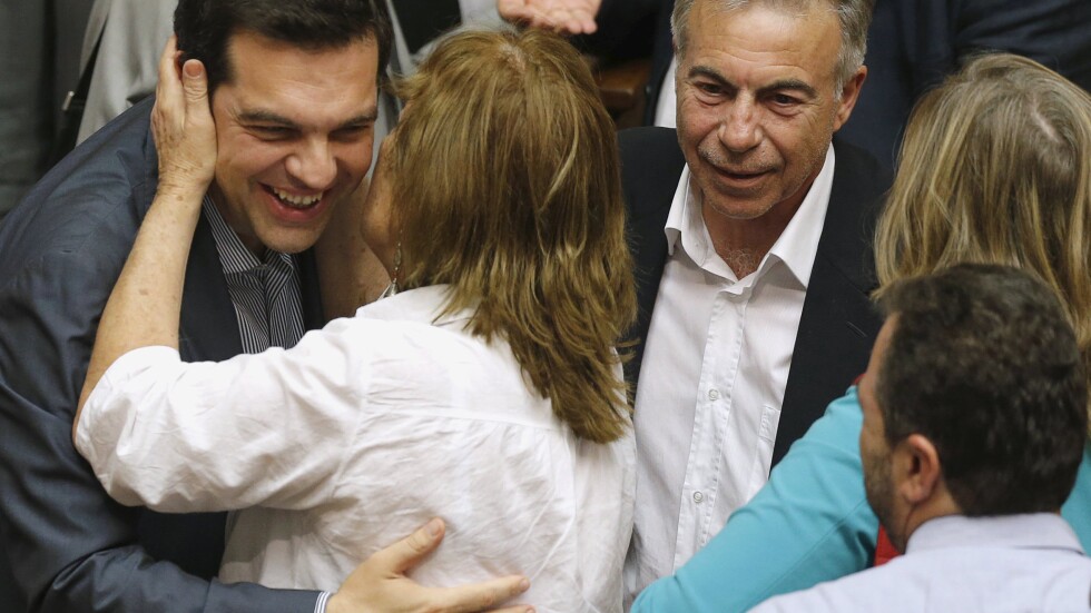 Гръцкият парламент одобри новия план за реформи на Ципрас (ОБНОВЕНА)