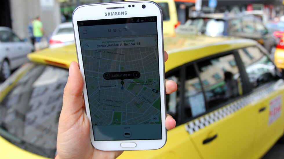 Остра реакция в социалните мрежи в защита на Юбер такситата
