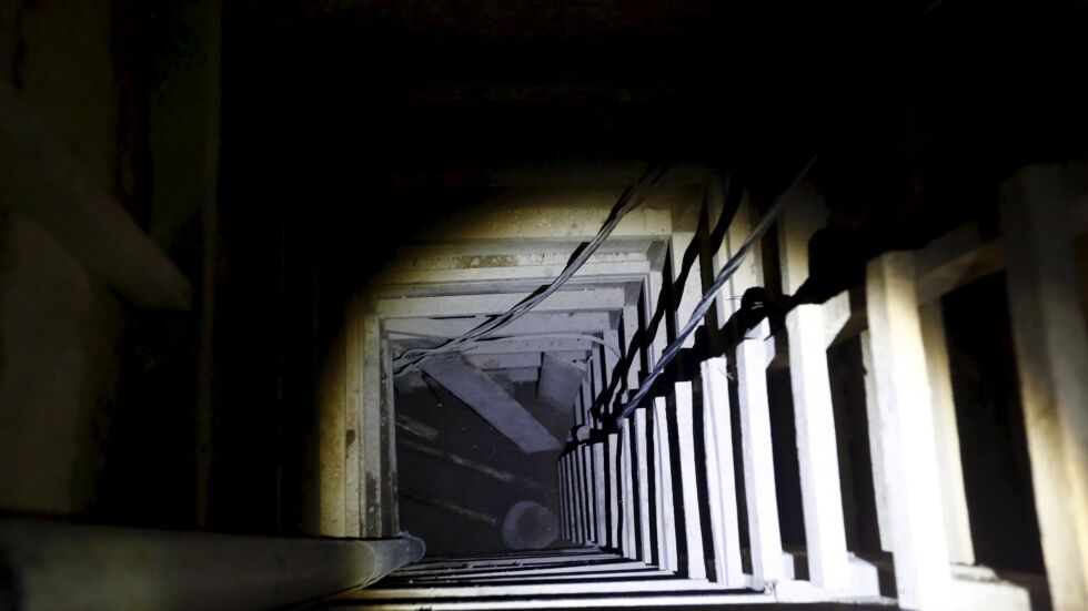 Пуснаха кадри от тунела, през който Ел Чапо избяга от затвора (ВИДЕО)
