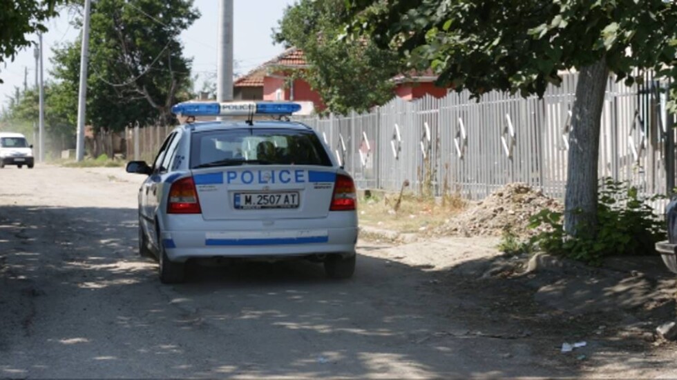 Полиция заварди Лом след спречкване между българи и роми
