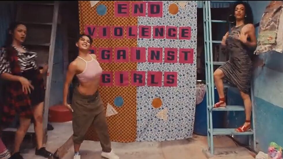 Хит на „Спайс гърлс" с послание за равнопоставеност между половете