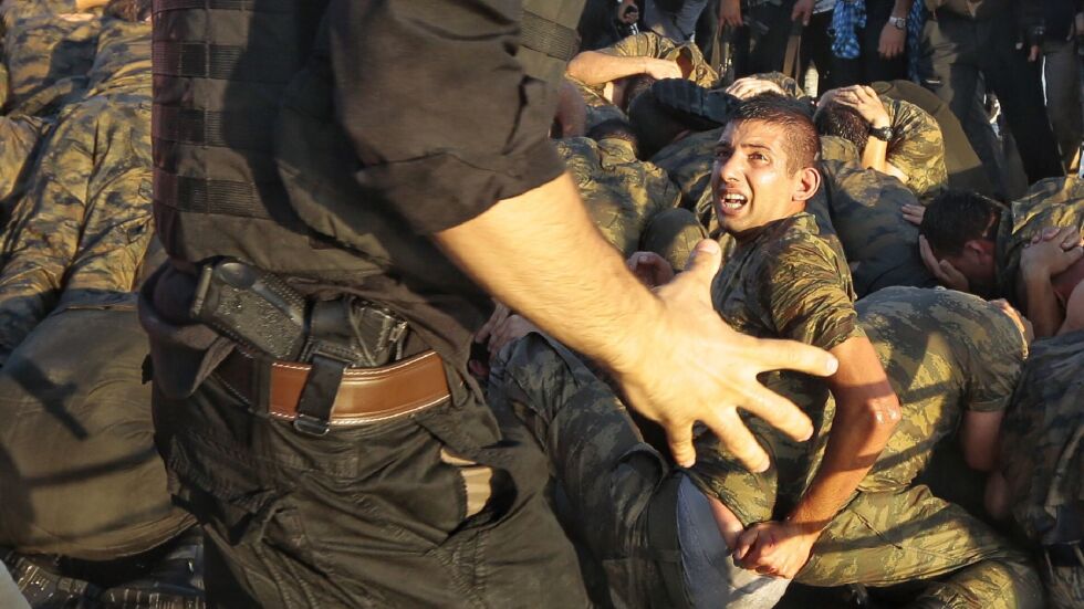 Турските войници: Жертви или насилници? (СНИМКИ)
