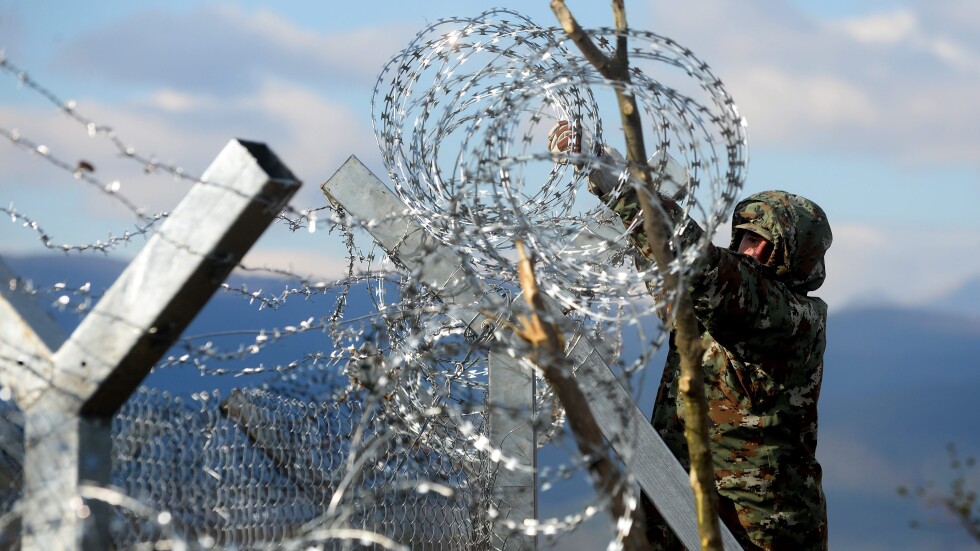 Сърбия праща военни и полиция на границата с България
