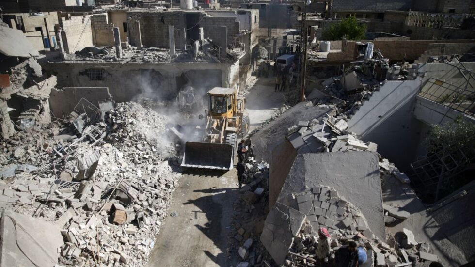 Четири болници в Алепо са поразени при въздушни бомбардировки 
