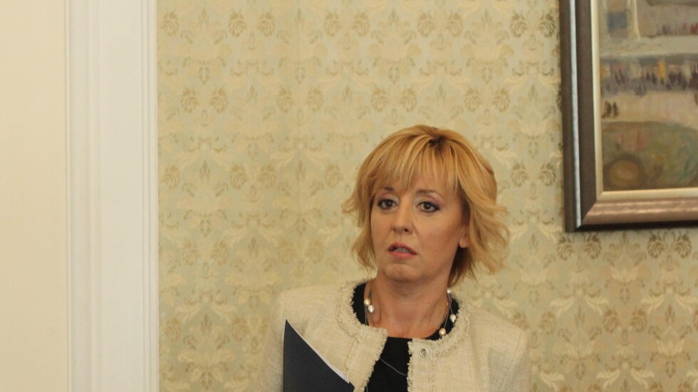 Мая Манолова предлага безплатна подмяна на електроуредите за най-бедните