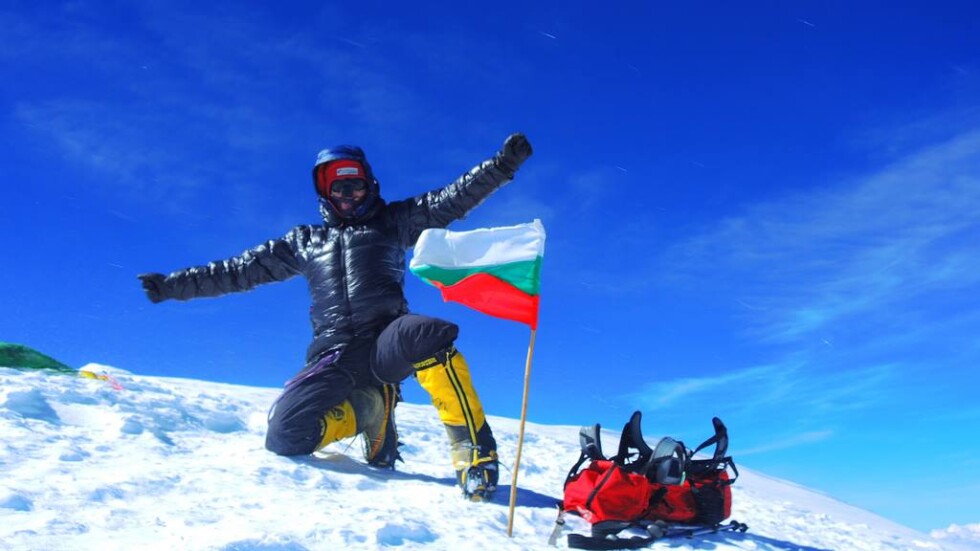 Търсят Боян Петров по въздух и земя в Хималаите