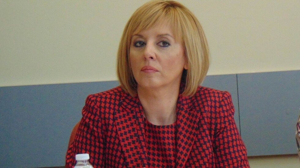 Мая Манолова внесе проекторешение за отпадане на юрисконсултските хонорари на "Топлофикация"