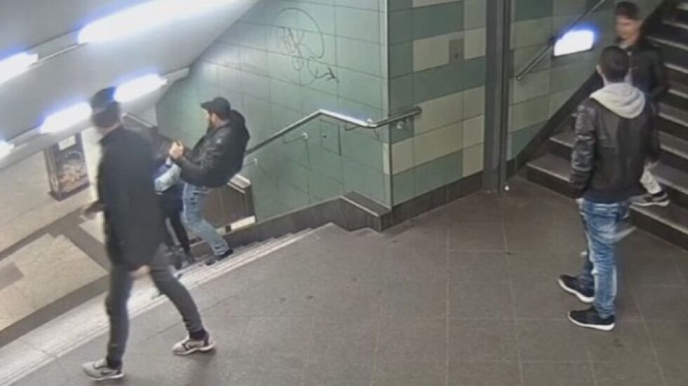 Българинът, ритнал жена в берлинското метро, ще пледира временна невменяемост