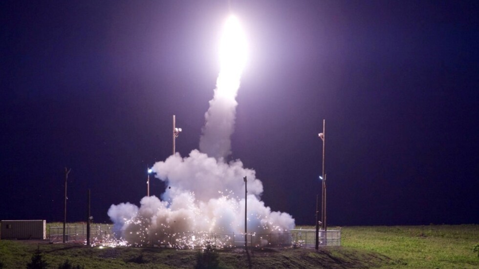 САЩ извършиха успешен тест за прихващане на балистична ракета със среден обсег