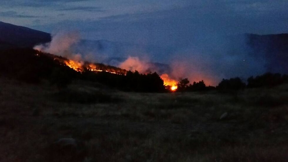 Шести ден гасят пожара в Пирин, отменена е евакуацията на с. Влахи