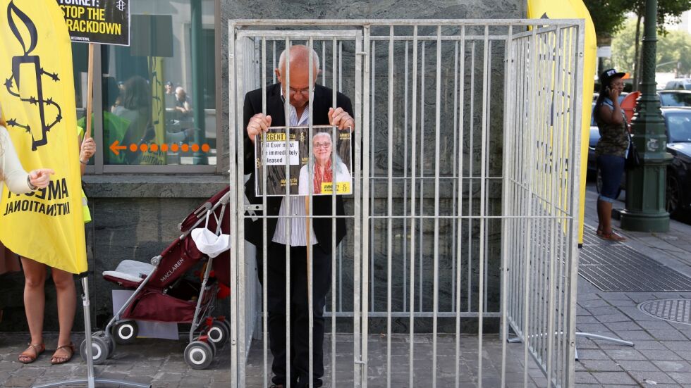 Напрежение между Турция и Германия заради арестуван германец от „Амнести Интернешънъл”