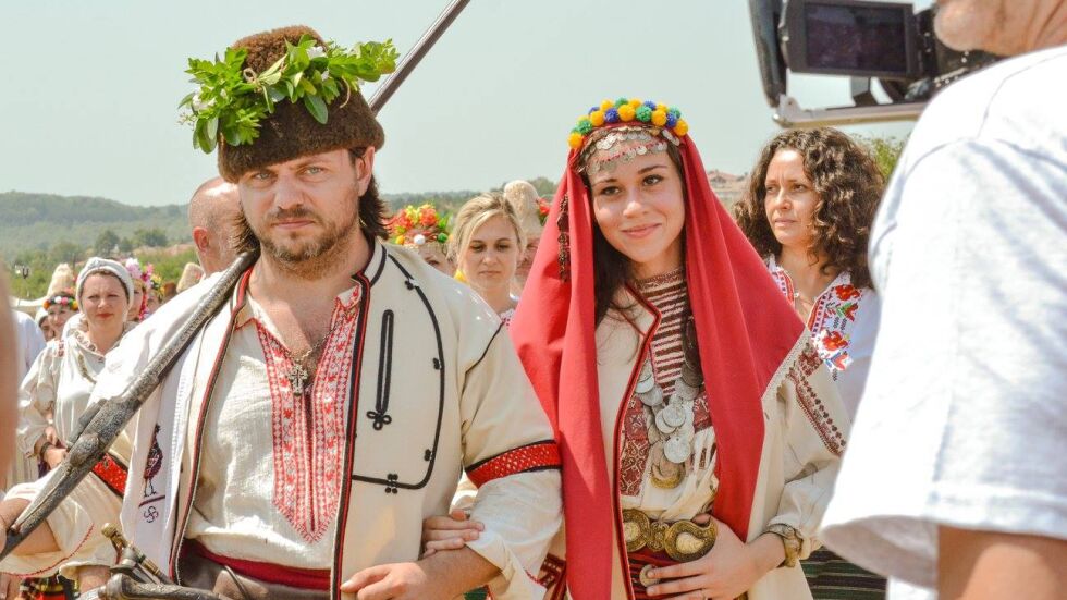 Най-българската сватба събра над 4000 гости в Арбанаси