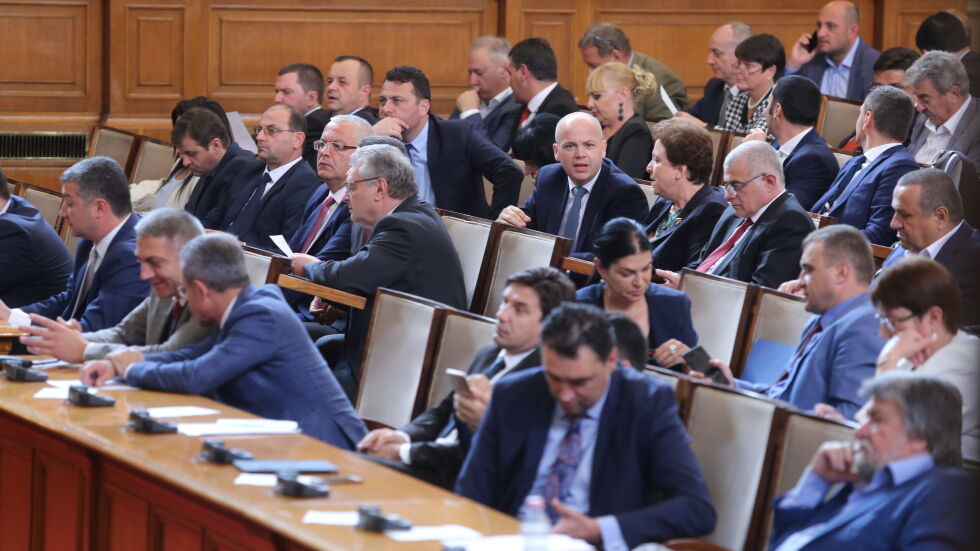 Напрежение в парламента: Концепцията на ВМРО за ромския проблем скара депутатите