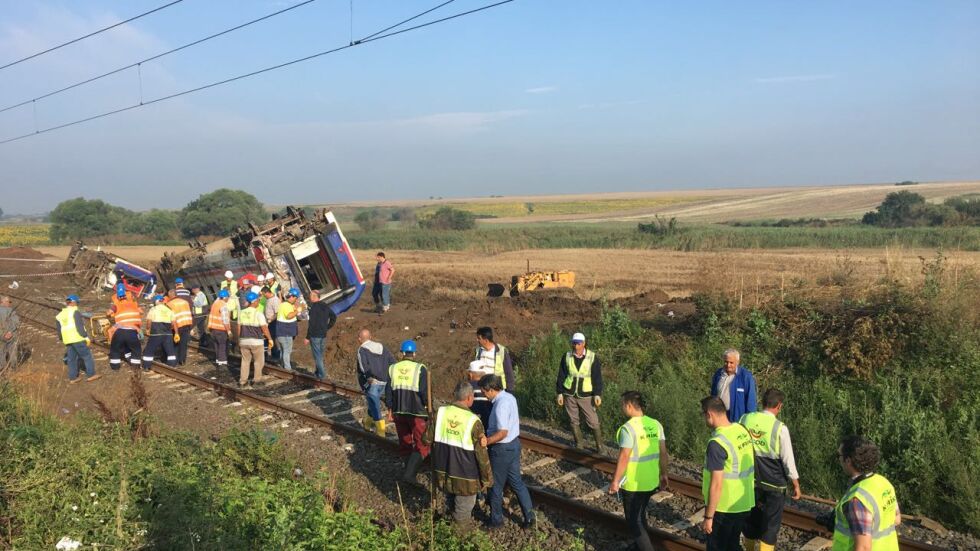 Свличане на почвата вероятно е изпратило турския влак извън релсите