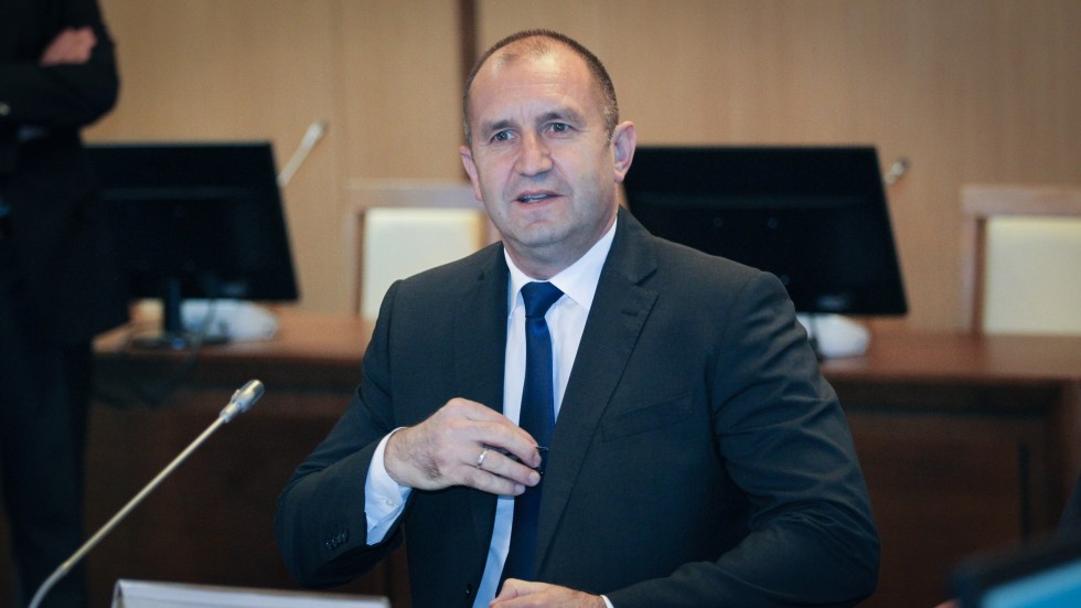 Румен Радев: Очакваме парламентът да произвежда закони, а не скандали