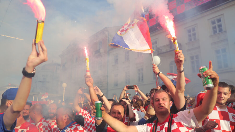 Въпреки загубата, Хърватия празнува като световен шампион (ВИДЕО)