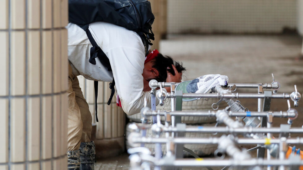 Горещините в Япония са взели най-малко 15 жертви, хиляди души са в болница