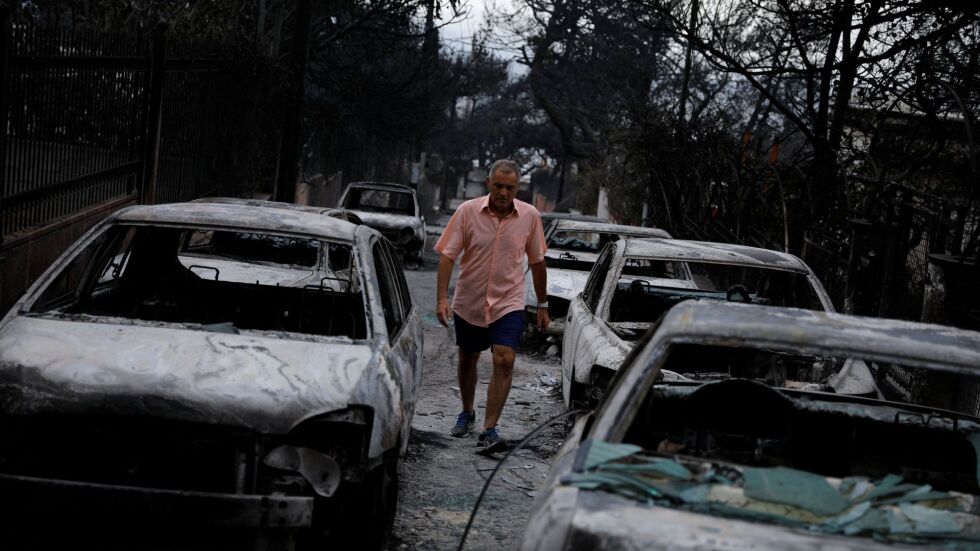 Над 500 къщи и 200 автомобила са унищожени от пожарите в Атика