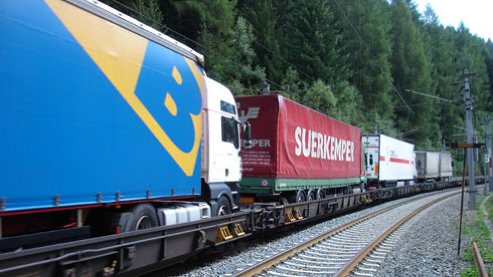 Влак с тирове ще облекчи трафика между България и Румъния