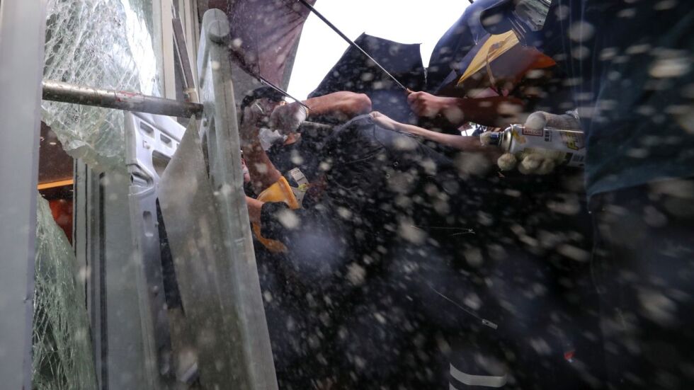 Сблъсъци между протестиращи и полицията в Хонког