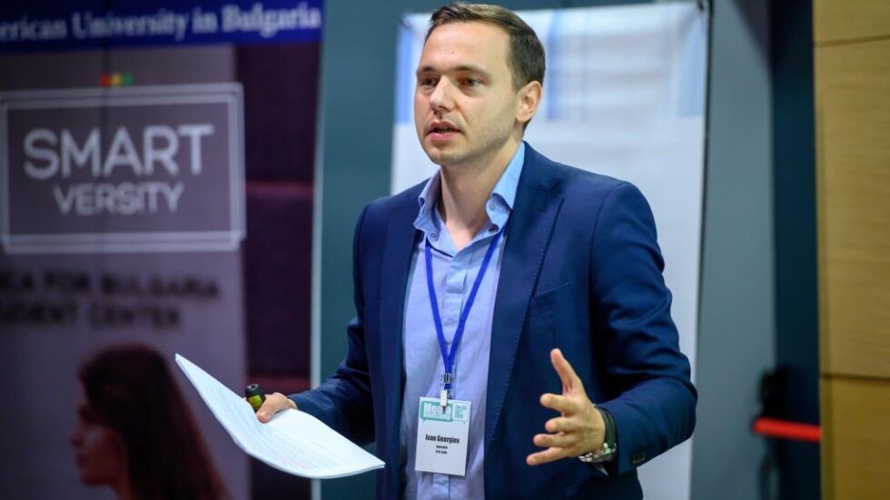 Иван Георгиев обучава бъдещи журналисти заедно с лектори от цял свят